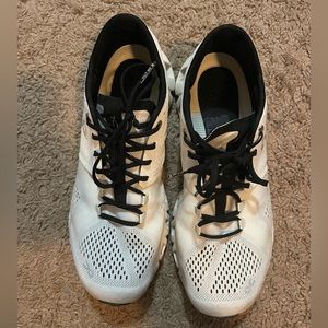 On Cloud X Womens Size 9